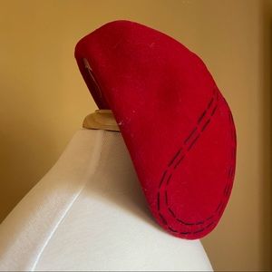 Stylish vintage red hat 🌹